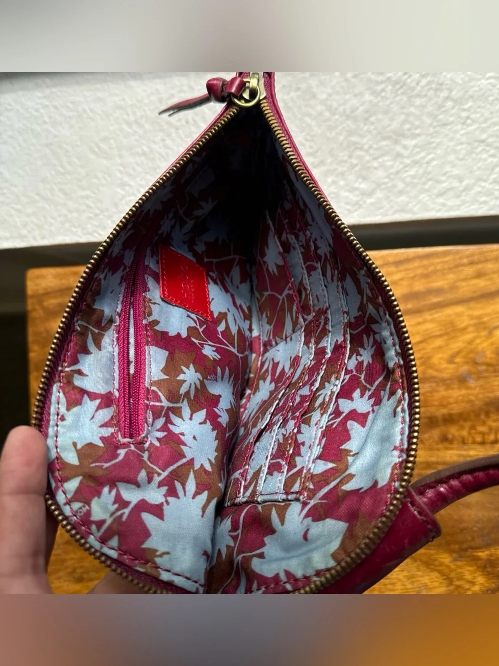 HOBO Classic Women's clutch in magenta